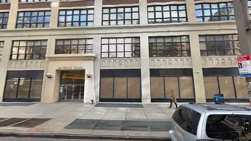 rent office 150 varick street