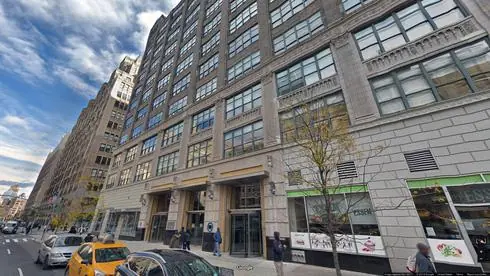 lease office 160-172 varick street