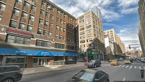 lease office 163 varick street