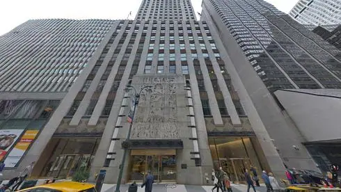 lease office 220 east 42nd street